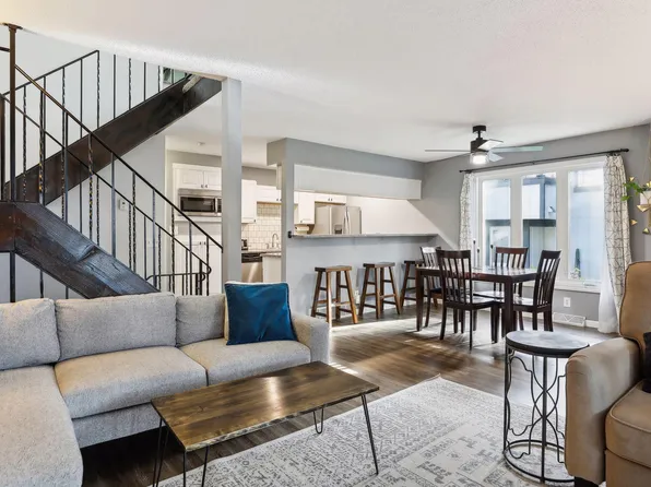 4816 Grenwich Way N, Oakdale, MN 55128