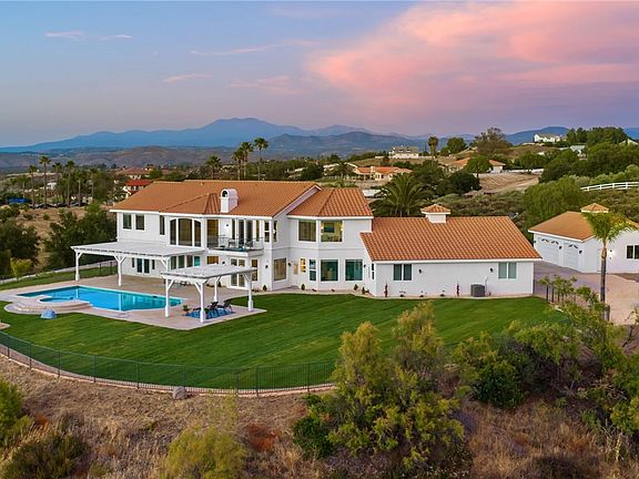 2nd image of 38475 Calaveras Rd