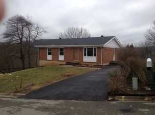 670 Shelbourne Ave, Vinton, VA 24179