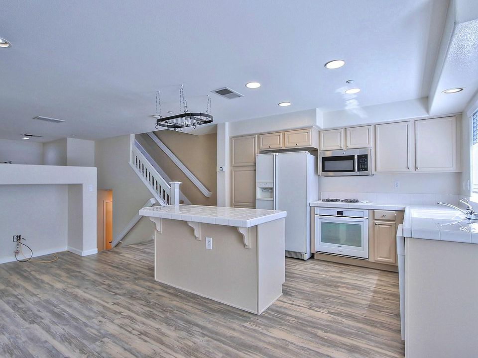 1st image of 3042 Brunetti Way