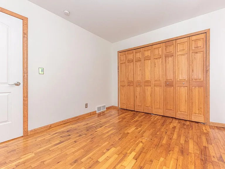 603 Manor Dr — Photo 8