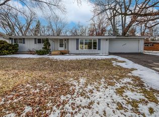1740 Lake Valentine Rd, Arden Hills, MN 55112