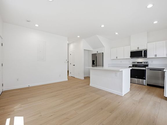 3rd image of 6414 Cleo St