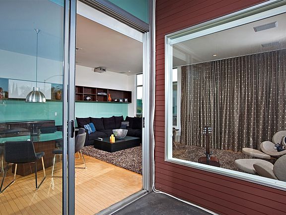 4th image of 343 W Date St #100