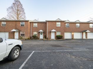 113 College Street Rd #M, Elizabethtown, KY 42701