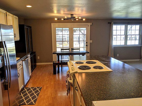 4th image of 948 Juniper Dr