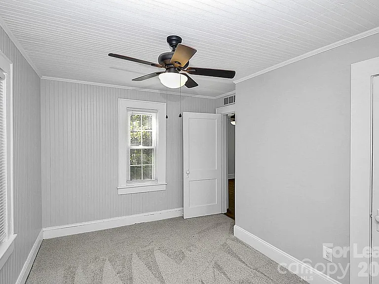 521 W 6th Ave — Photo 15