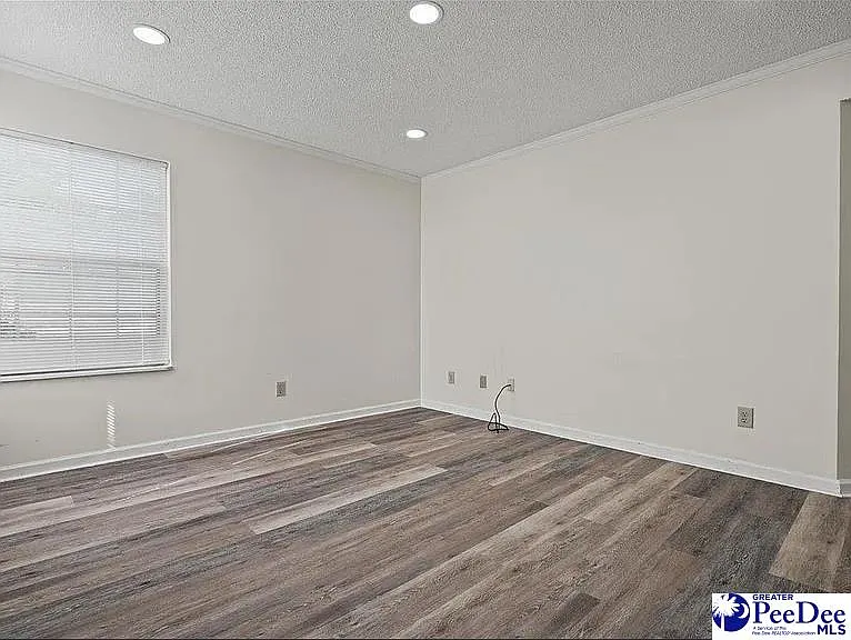 701 Coventry Ln — Photo 13