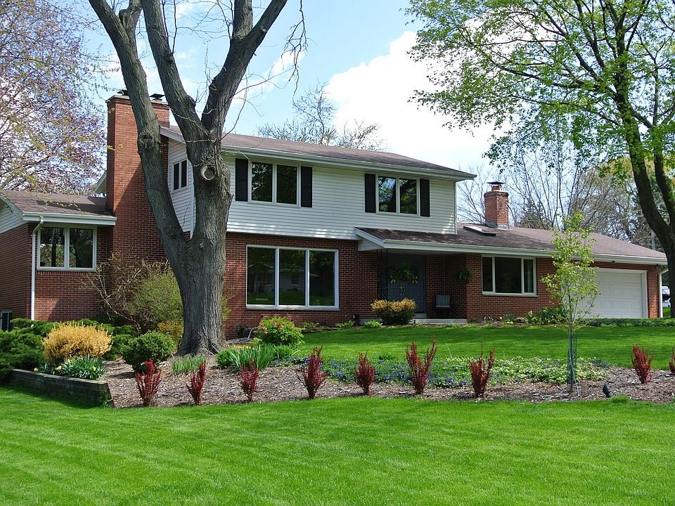 1st image of 19350 Warwick Dr