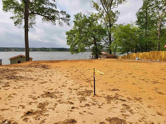 2nd image of 210 Lakeside Dr
