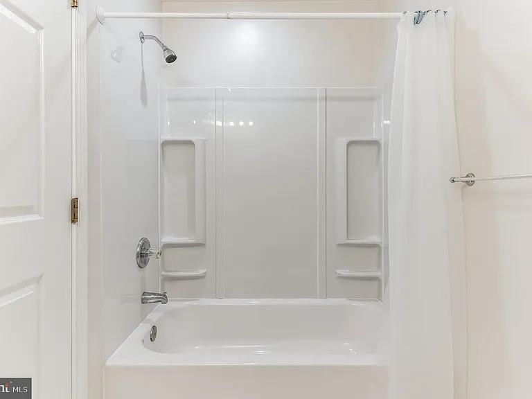 2405 Forest Edge Ct #103 — Photo 27