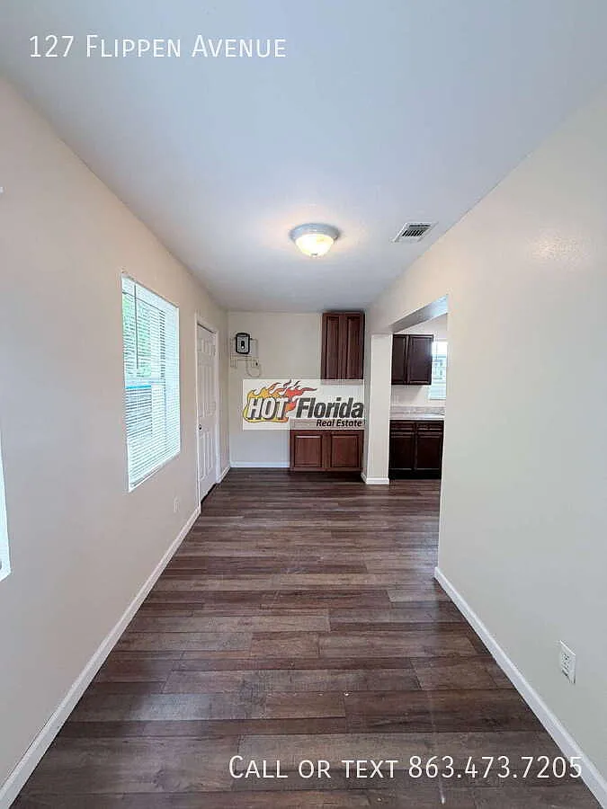2 Bedroom and 1 Bathroom House — Photo 4