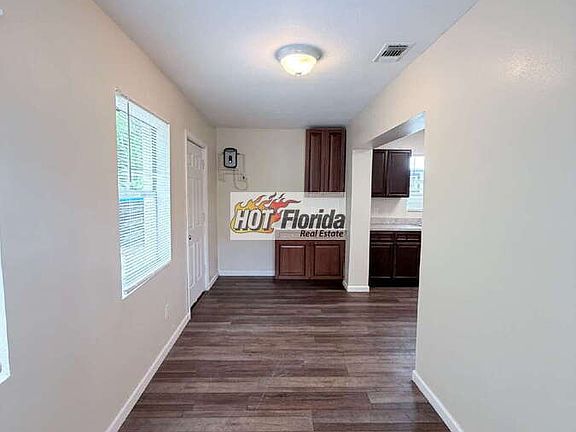 4th image of 127 Flippen Ave