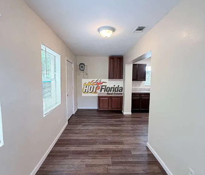 127 Flippen Ave — Photo 4