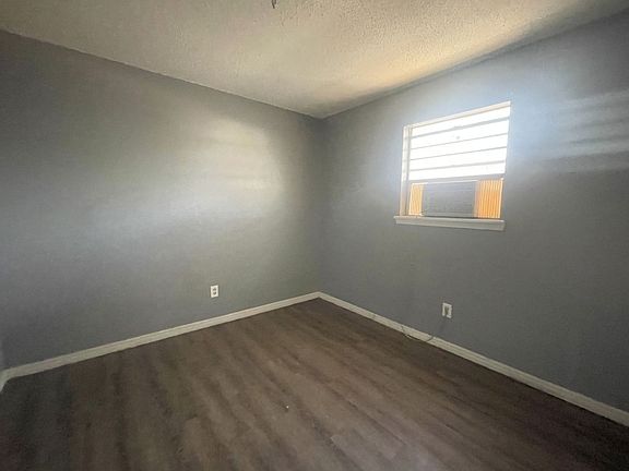 4th image of 104 S Belleview St APT B