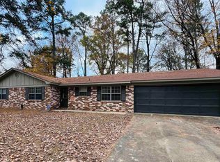 103 Woodbriar Way, Wake Village, TX 75501