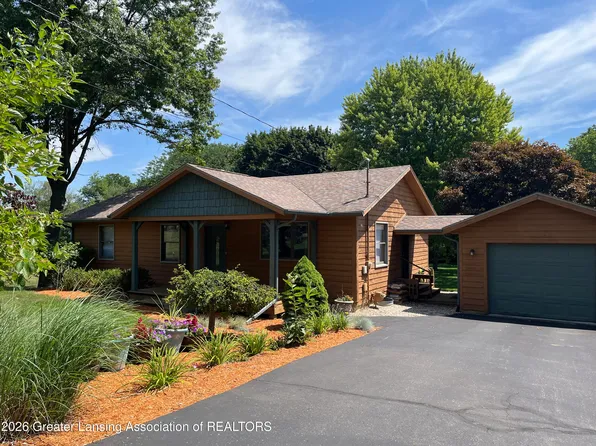 15583 Turner Rd, Lansing, MI 48906