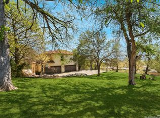 728 Garraty Cir, Terrell Hills, TX 78209