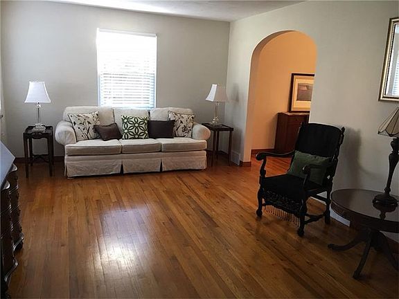 5th image of 5307 White Oak Dr
