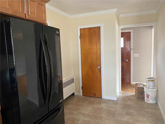 5th image of 217 Schoenfeld Blvd
