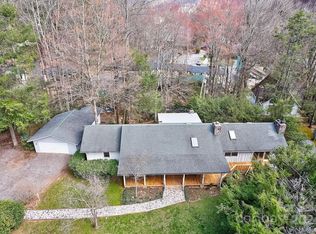 15 McGregor Ln, Maggie Valley, NC 28751