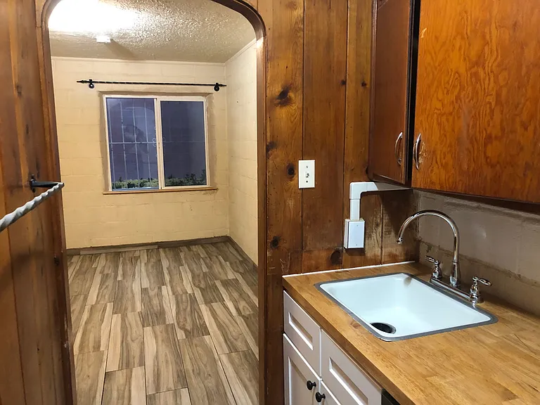 112 La Veta Dr NE #C — Photo 5