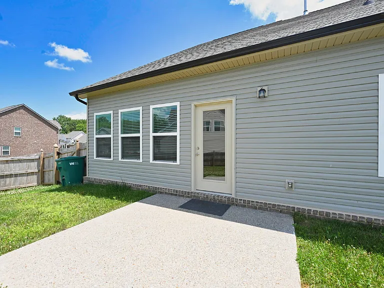 161 Crabourne Dr — Photo 71