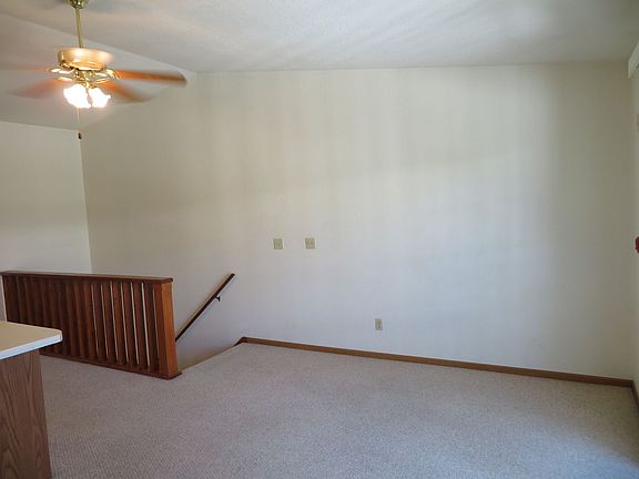 4th image of 405 Main St APT 6