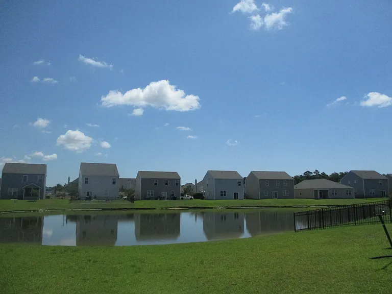 812 Hayes Point Cir — Photo 21