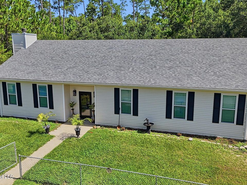 1st image of 6043 Holly Dr
