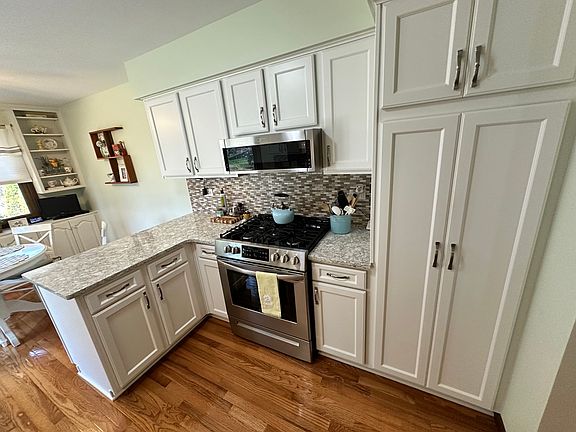 4th image of 2535 Aylesbury Ln