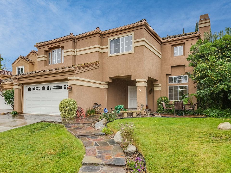1st image of 26612 Goldenrod Pl