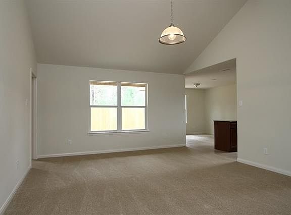 4th image of 103 Mt Vernon Ln