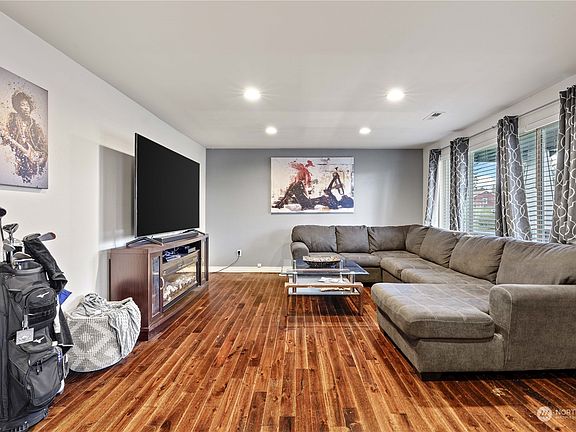 3rd image of 5018 N 31st Street