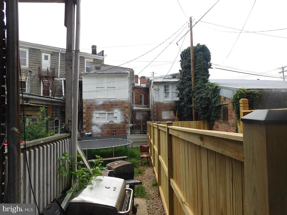 2nd image of 31 Valley St