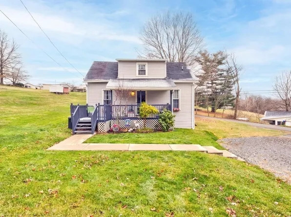 1465 Cherry Hill Rd, Ellwood City, PA 16117