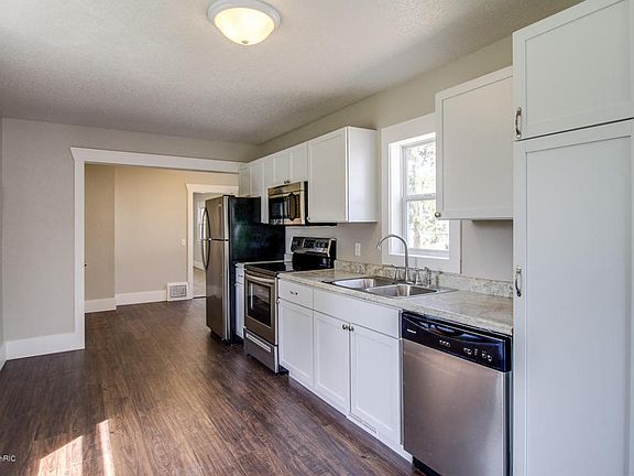 4th image of 329 Wentworth Ave