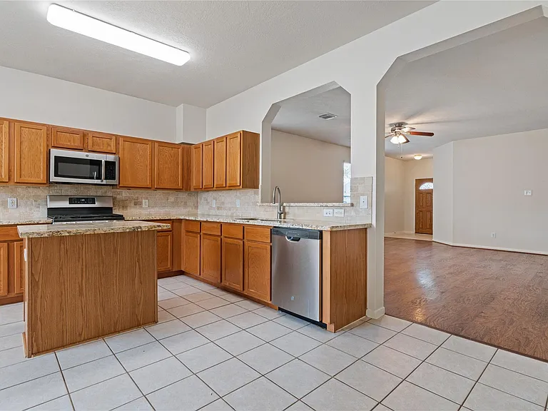 7814 Yaupon Ranch Ct — Photo 16