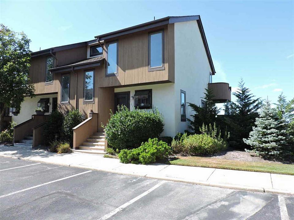 1st image of 10 Genoa Ct #10