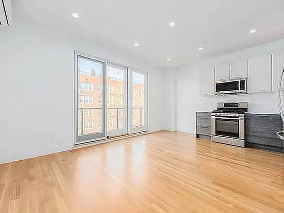 3rd image of 625 E 18th St APT 5A