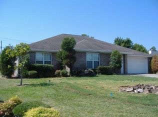 1022 E Green Acres Dr, Rogers, AR 72758