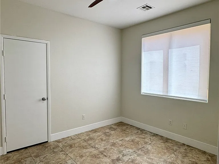 5352 Magnolia Crossing St — Photo 4