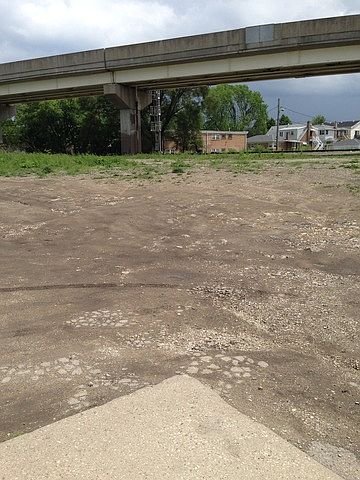 2nd image of 5341 S Kilbourn Ave