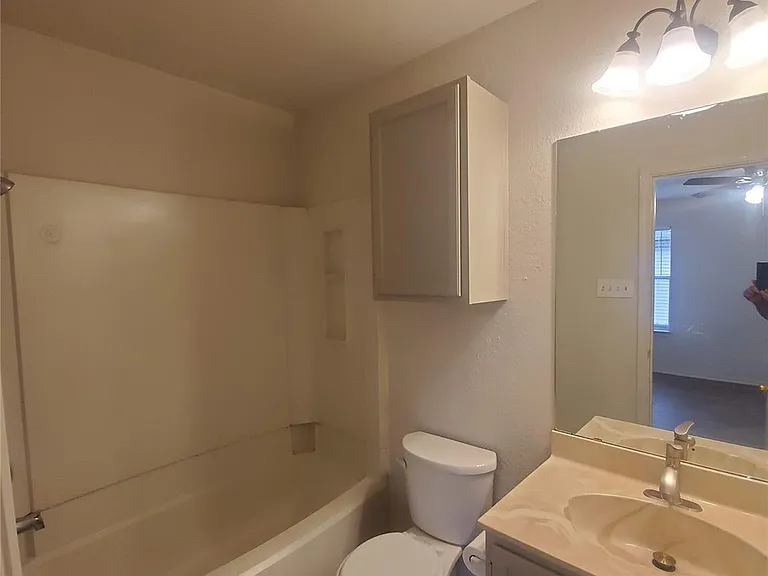 6909 Hyland Cir #A — Photo 12