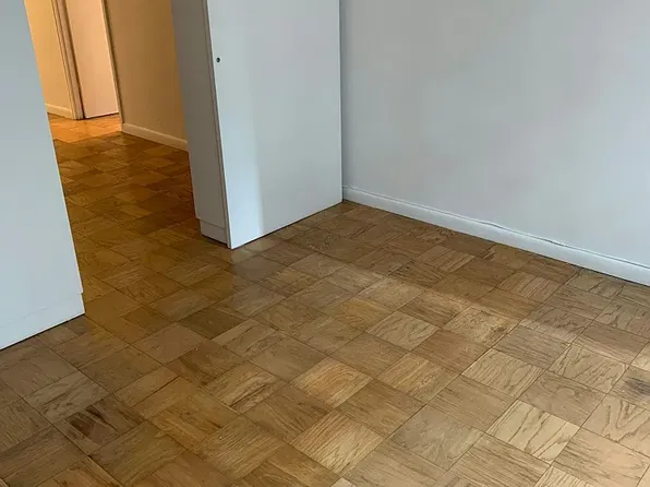 330 E 46th St, New York, NY