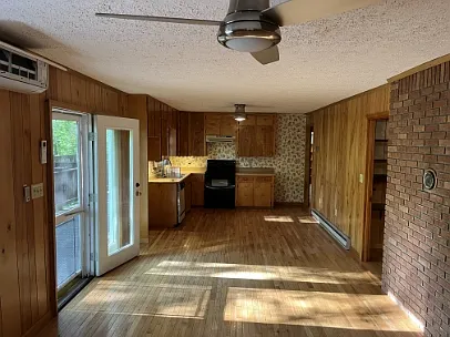 3 bed, $1,795 — Photo 2