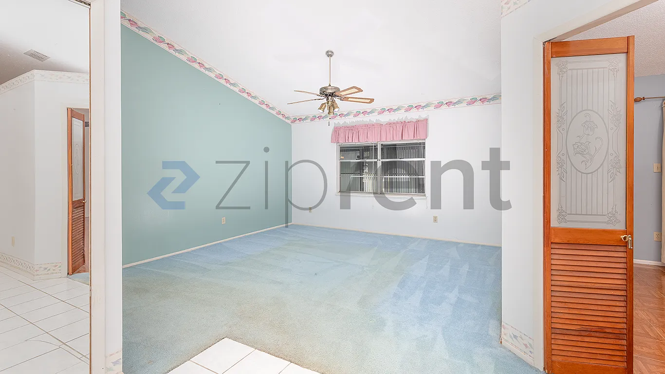 3 bed, 15041988 sqft, $2,100 — Photo 4