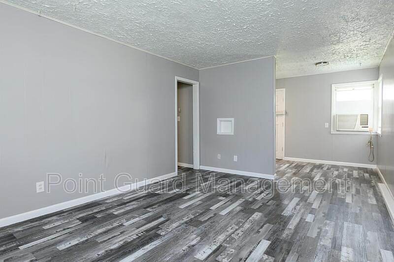 1033 S Vine 4 1033 S Vine St Wichita KS Zillow