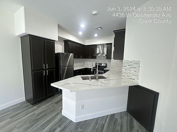 3rd image of 4432 Oberlander Ave