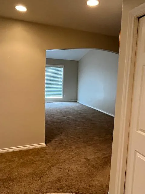 3 bed, 2087 sqft, $3,000 — Photo 4